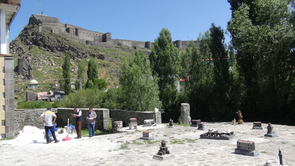 Kars Kalesi Eteklerinde "Minia Kars"ı Hazırlıyor 1