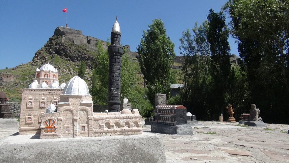 Kars Kalesi Eteklerinde "Minia Kars"ı Hazırlıyor 2