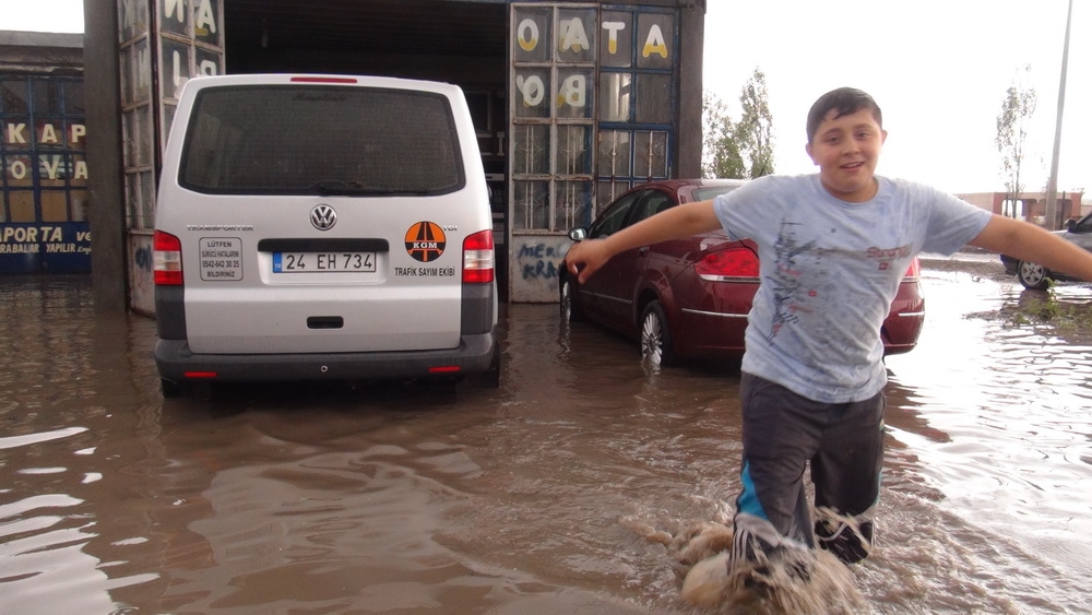 Kars'ta Şiddetli Rüzgar ve Dolu 18