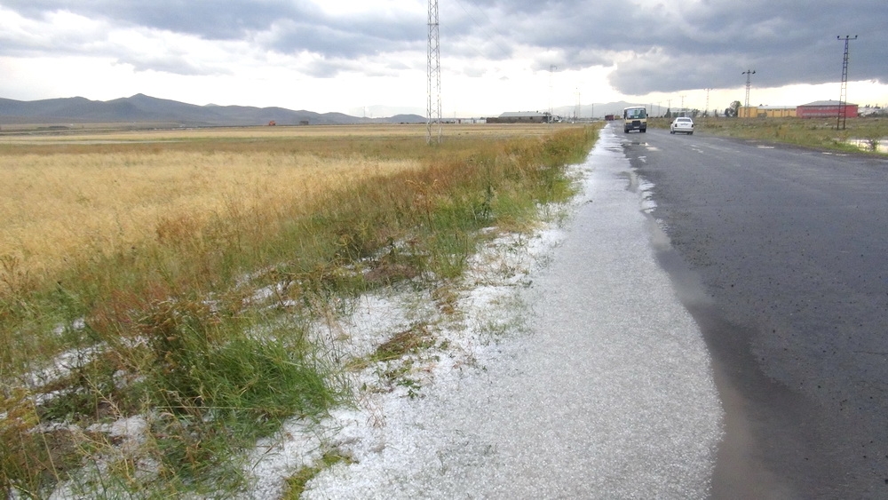 Kars'ta Şiddetli Rüzgar ve Dolu 5