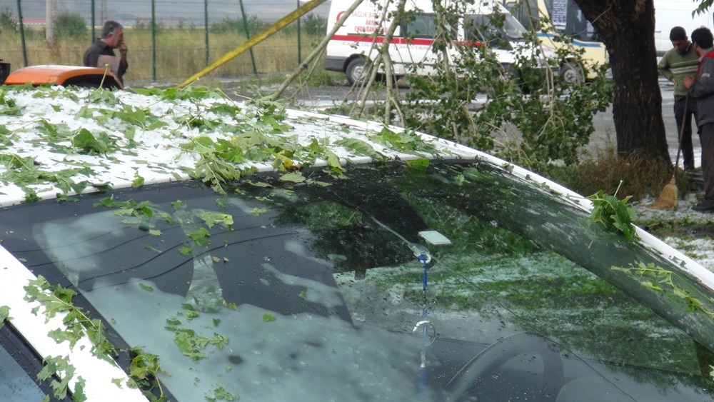 Kars'ta Şiddetli Rüzgar ve Dolu 6