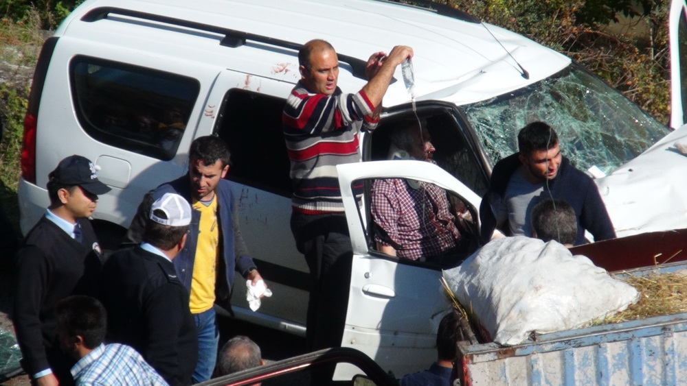 Kars’ta Trafik Kazası 6 Yaralı 9