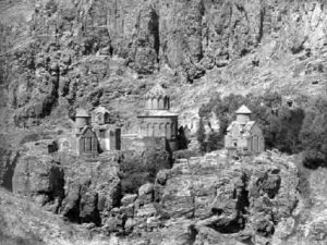 Digor "Beşkilise" Yok Olmak Üzere!