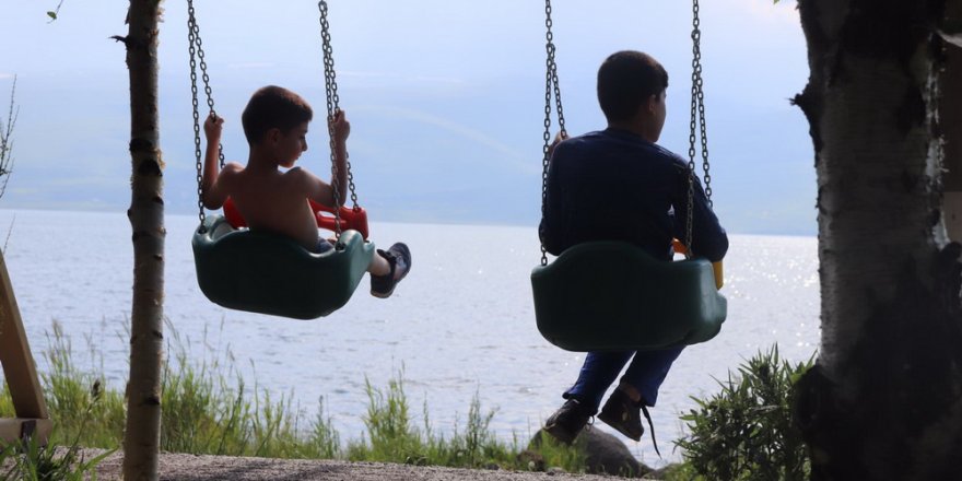 Çıldır Gölü’nde Yaz Sezonu