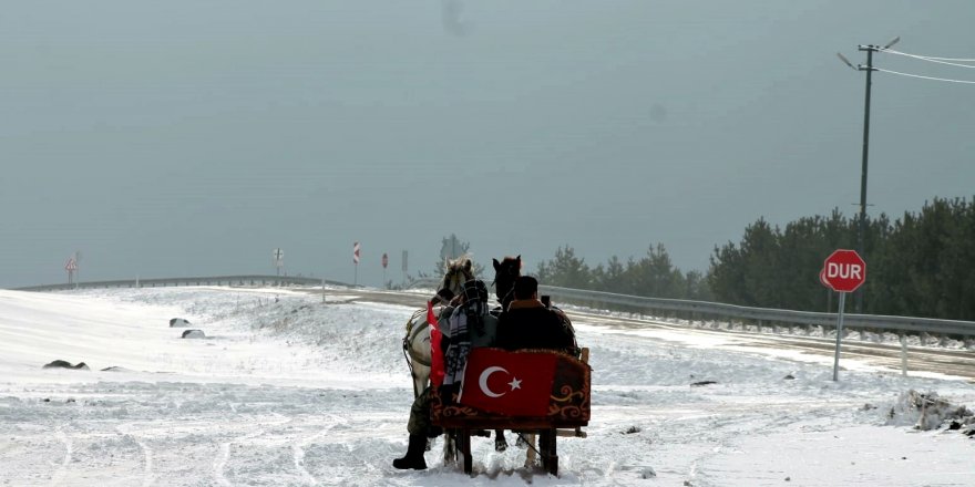 Çıldır'da Atlı Kızak Keyfi