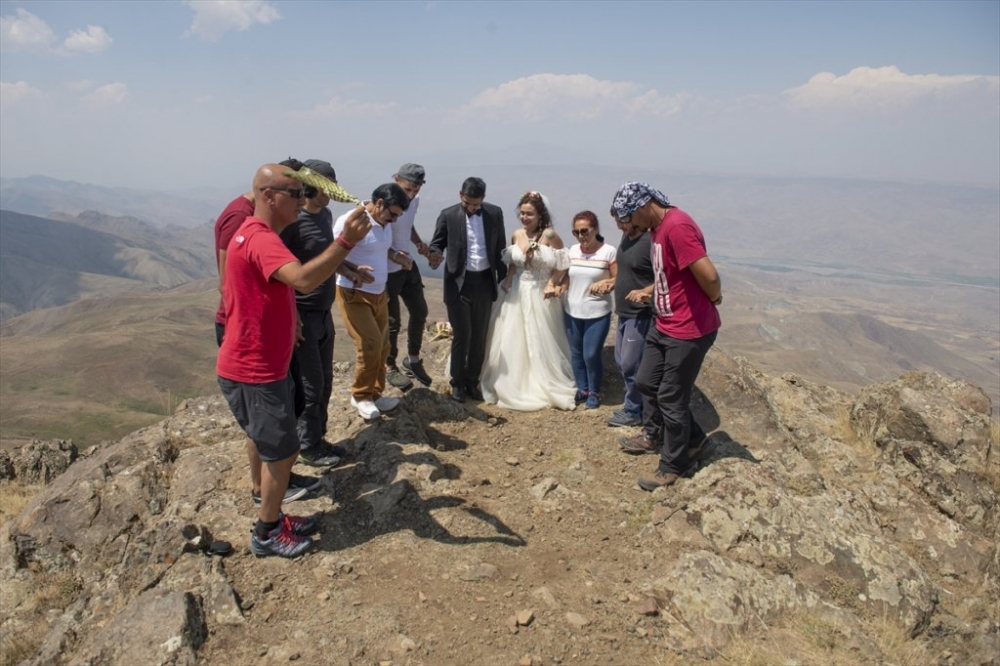 Dağcı Çift 'Zirve'de Nikah Kıydı 10