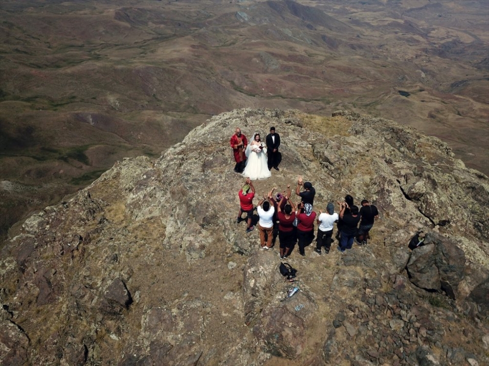 Dağcı Çift 'Zirve'de Nikah Kıydı 11