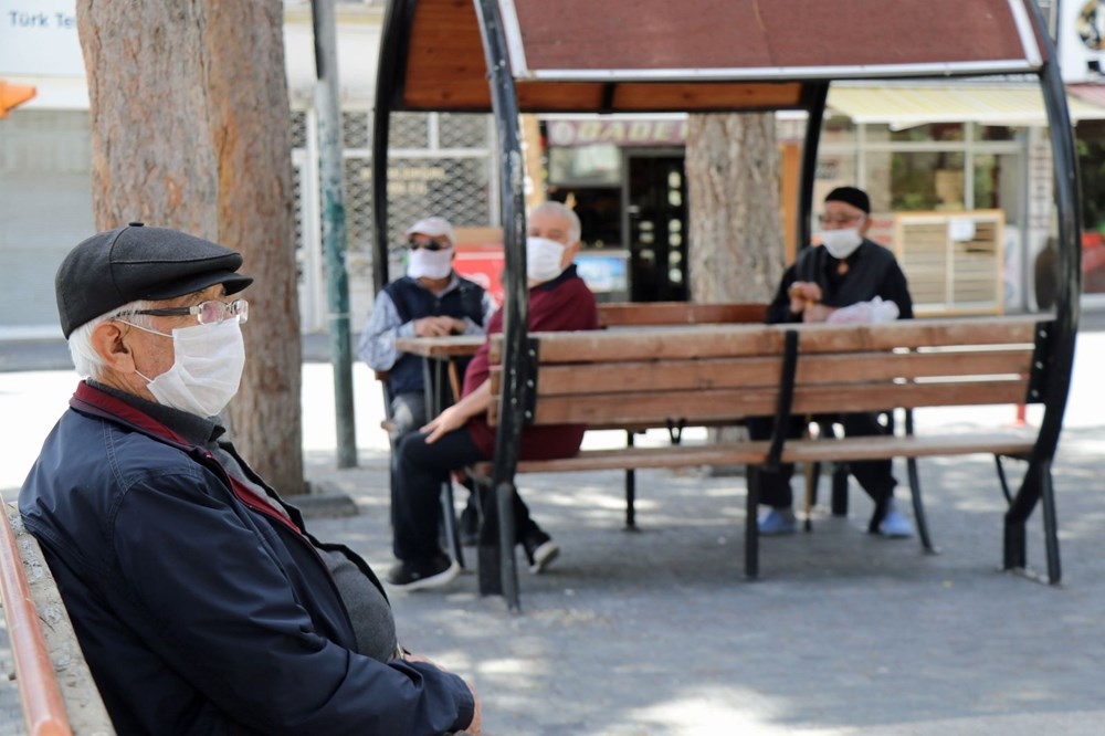'65 Yaş Üstü'ne Sokak İzni 8