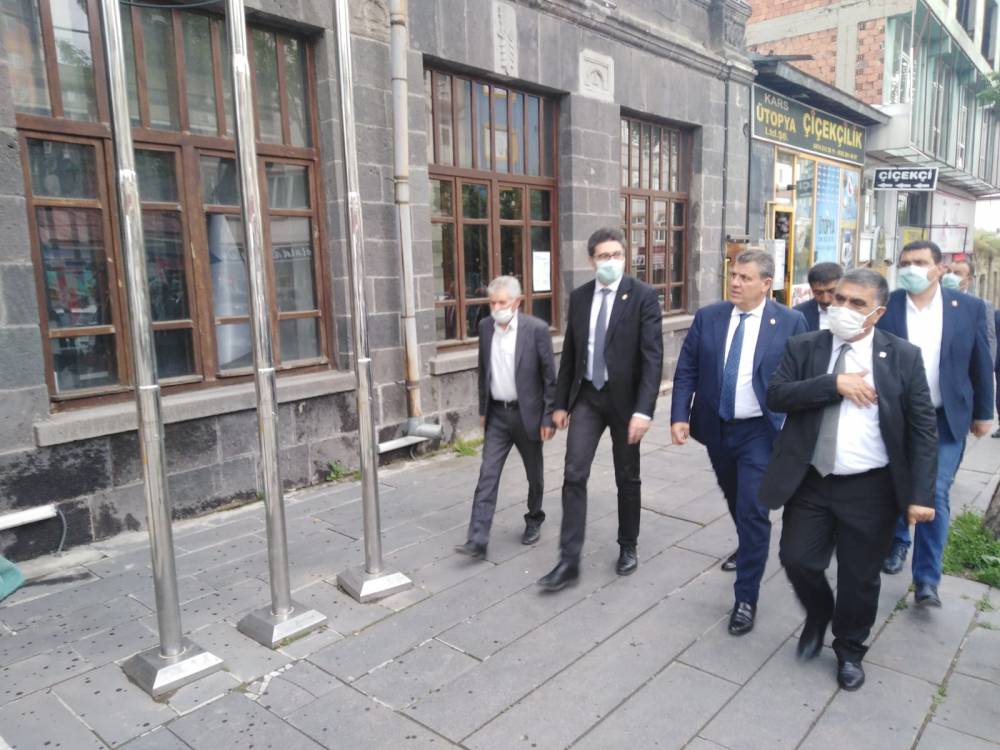 CHP'li Vekiller Kars'a Çıkarma Yaptı 5