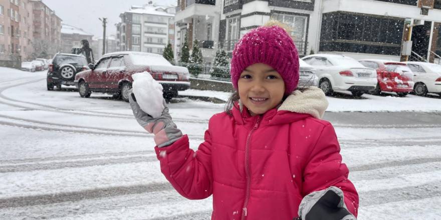 Birçok Yerde 'Kar ve Soğuk Hava' Etkili Oluyor