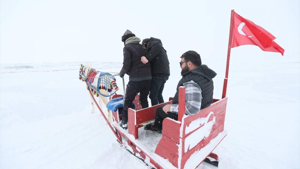 Çıldır Gölü'nün 'Atlı Kızak' Sezonu Açıldı 4