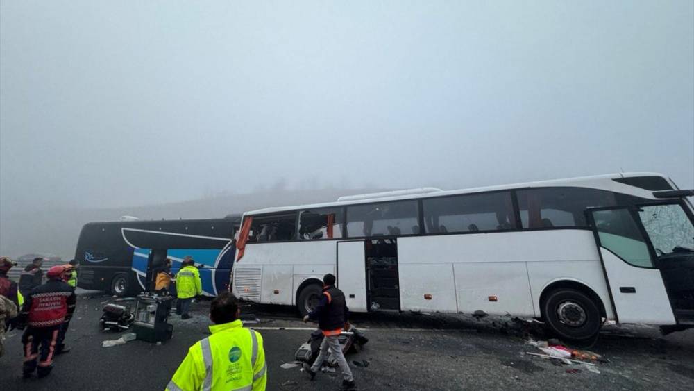 Kuzey Marmara Otoyolu'nda Zincirleme Kaza 16