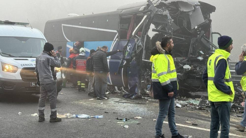 Kuzey Marmara Otoyolu'nda Zincirleme Kaza 3