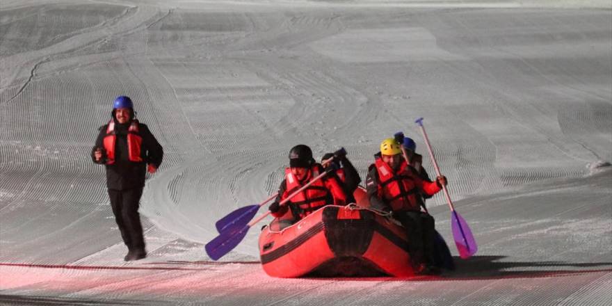 Erzurum'da 'Karda Rafting' Yarışı!
