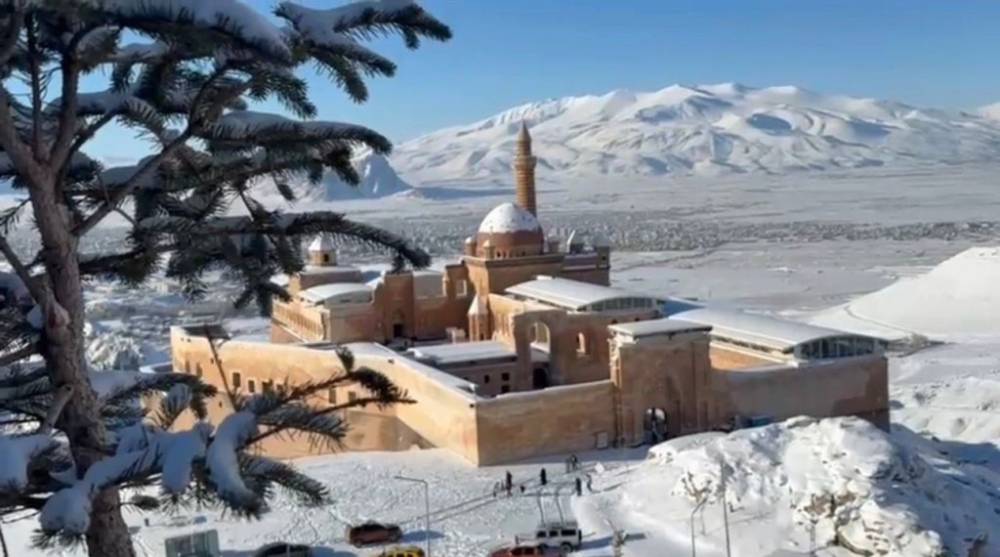 İshak Paşa Sarayı'nda Kış Güzelliği! 1