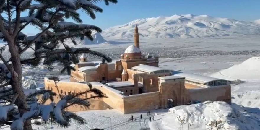 İshak Paşa Sarayı'nda Kış Güzelliği!