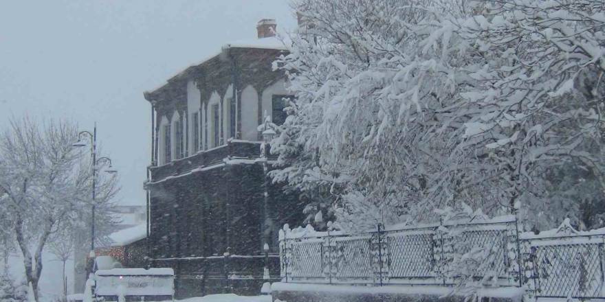 Kars’a Kış Geri Döndü!