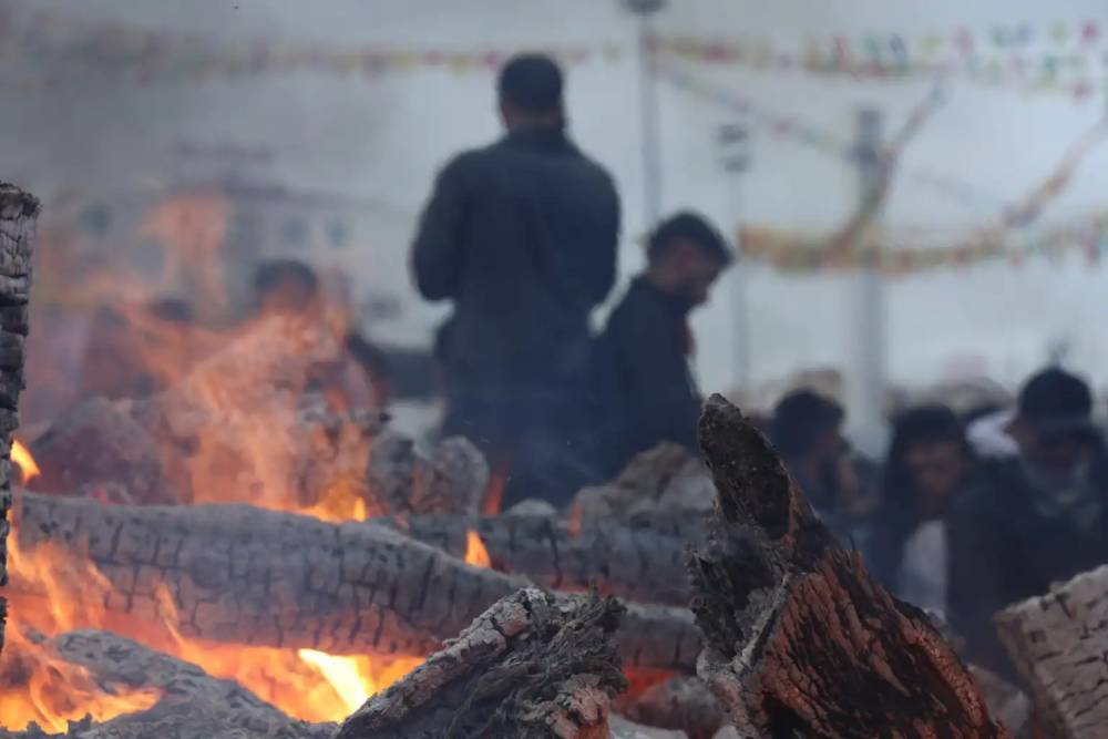 Yüzbinler Diyarbakır’da Newroz’u Kutladı! 1