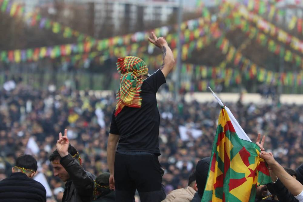 Yüzbinler Diyarbakır’da Newroz’u Kutladı! 10