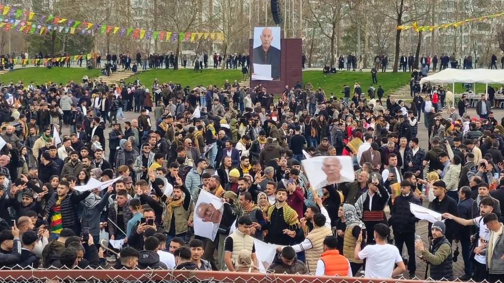 Yüzbinler Diyarbakır’da Newroz’u Kutladı! 17