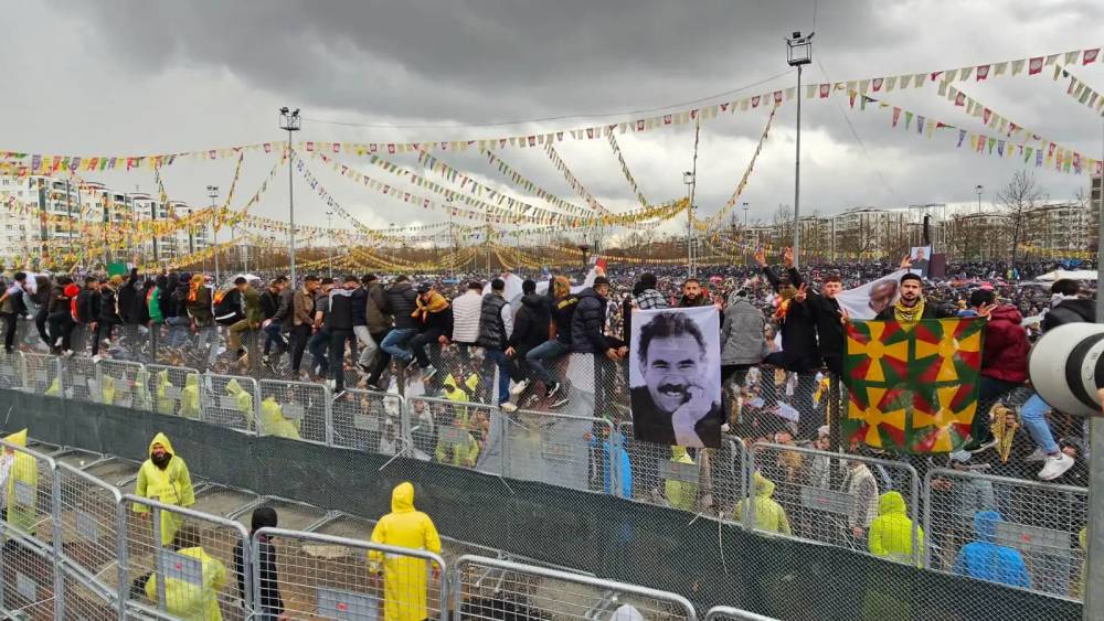 Yüzbinler Diyarbakır’da Newroz’u Kutladı! 21