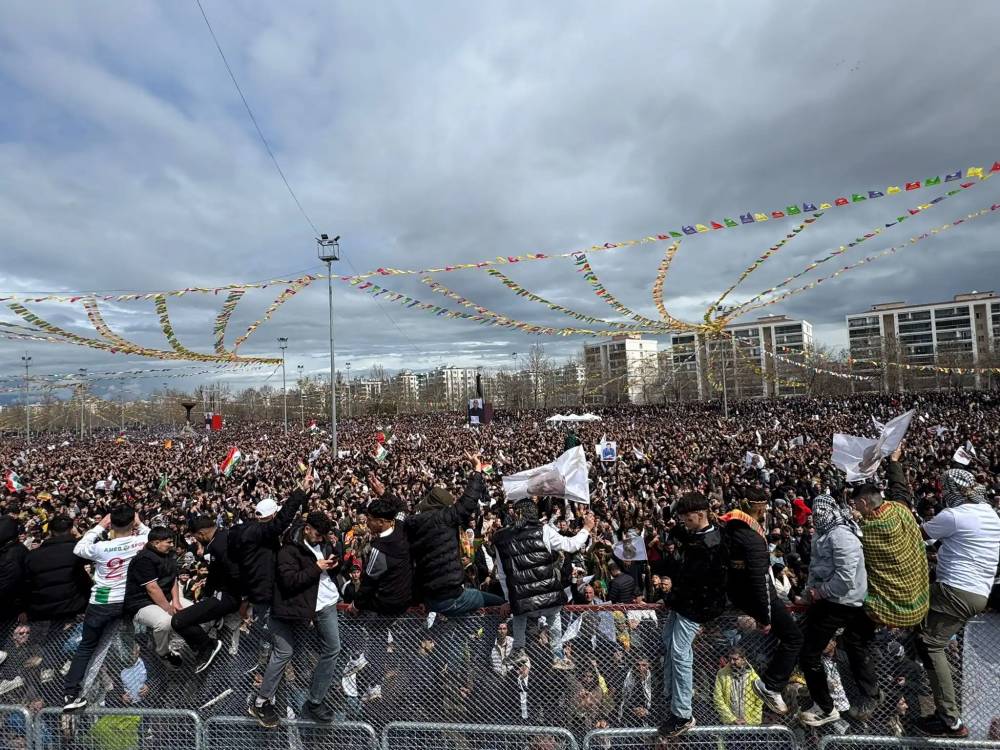 Yüzbinler Diyarbakır’da Newroz’u Kutladı! 26