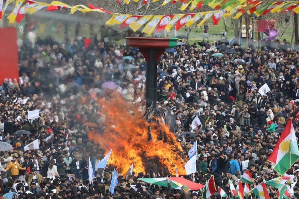 Yüzbinler Diyarbakır’da Newroz’u Kutladı! 30