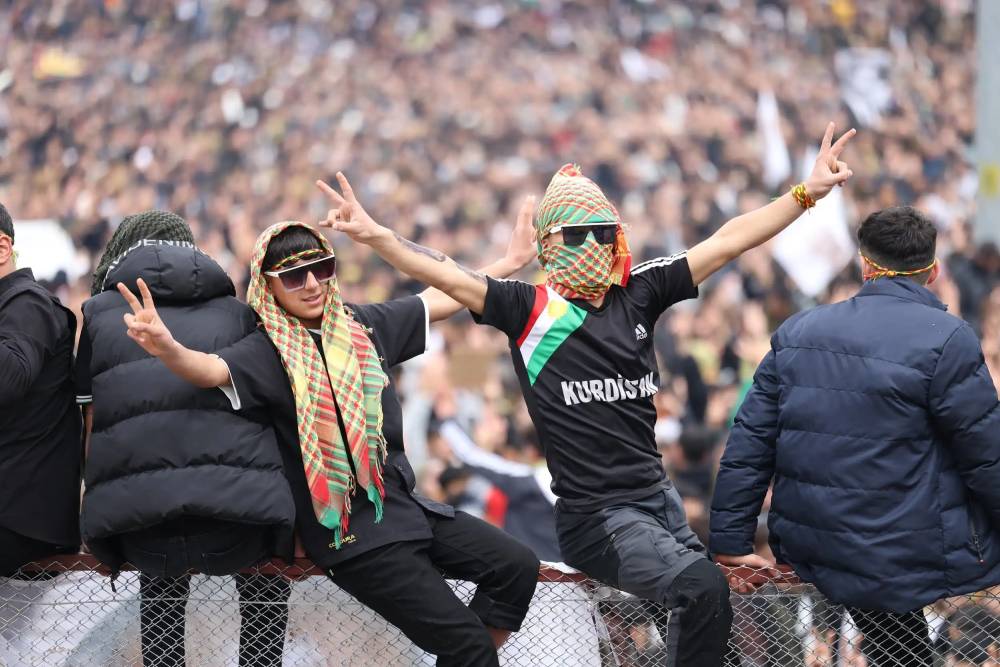 Yüzbinler Diyarbakır’da Newroz’u Kutladı! 33