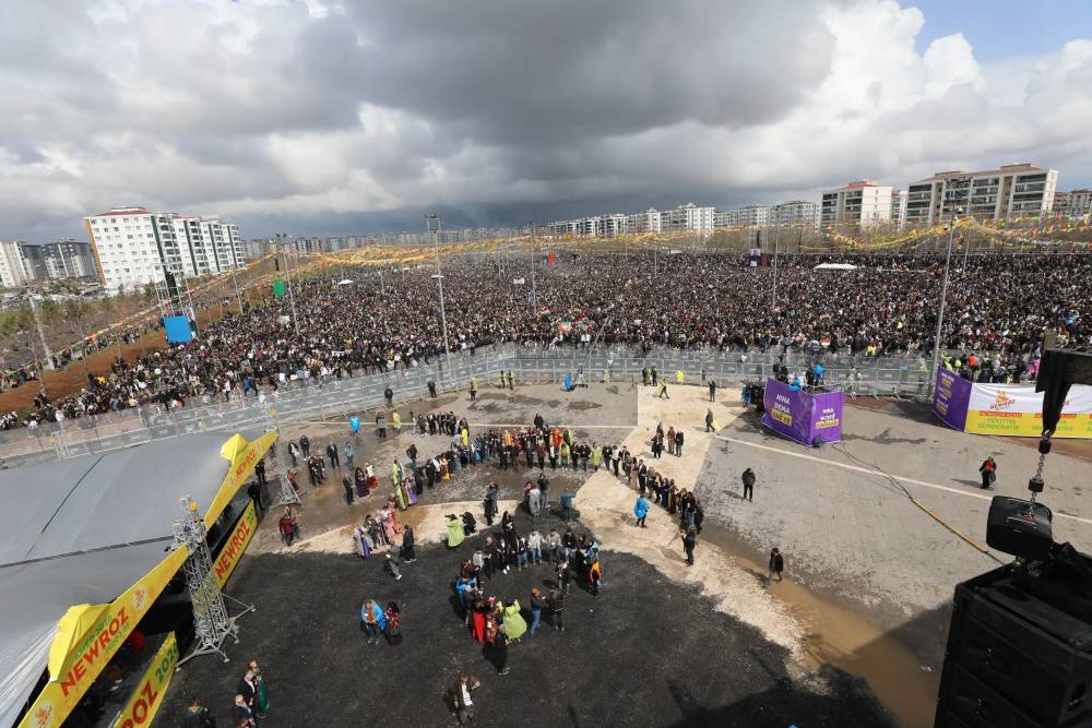 Yüzbinler Diyarbakır’da Newroz’u Kutladı! 34