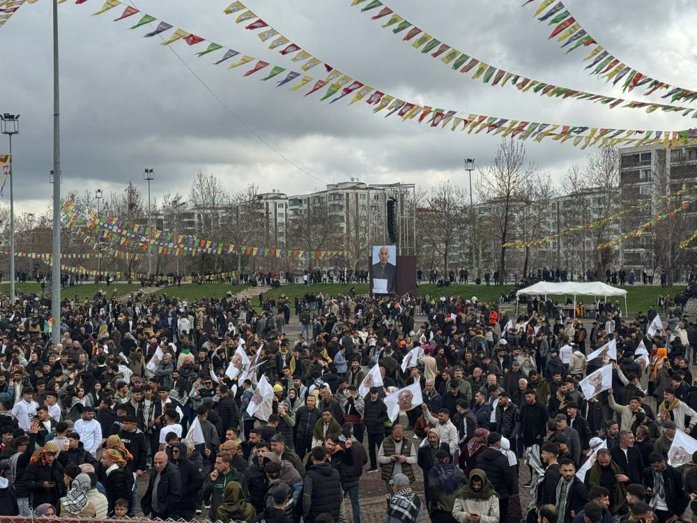 Yüzbinler Diyarbakır’da Newroz’u Kutladı! 37