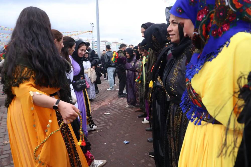 Yüzbinler Diyarbakır’da Newroz’u Kutladı! 41