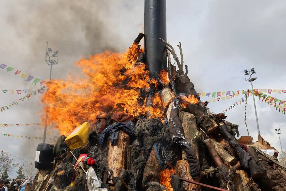 Yüzbinler Diyarbakır’da Newroz’u Kutladı! 9