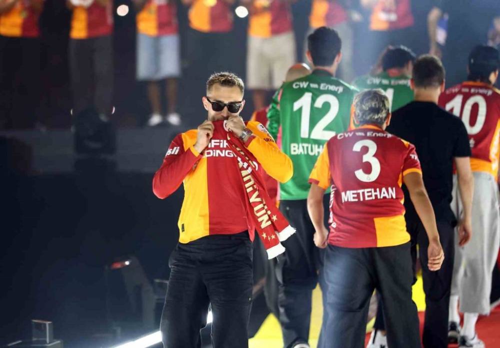 Galatasaray’dan Unutulmaz Kutlama! 17