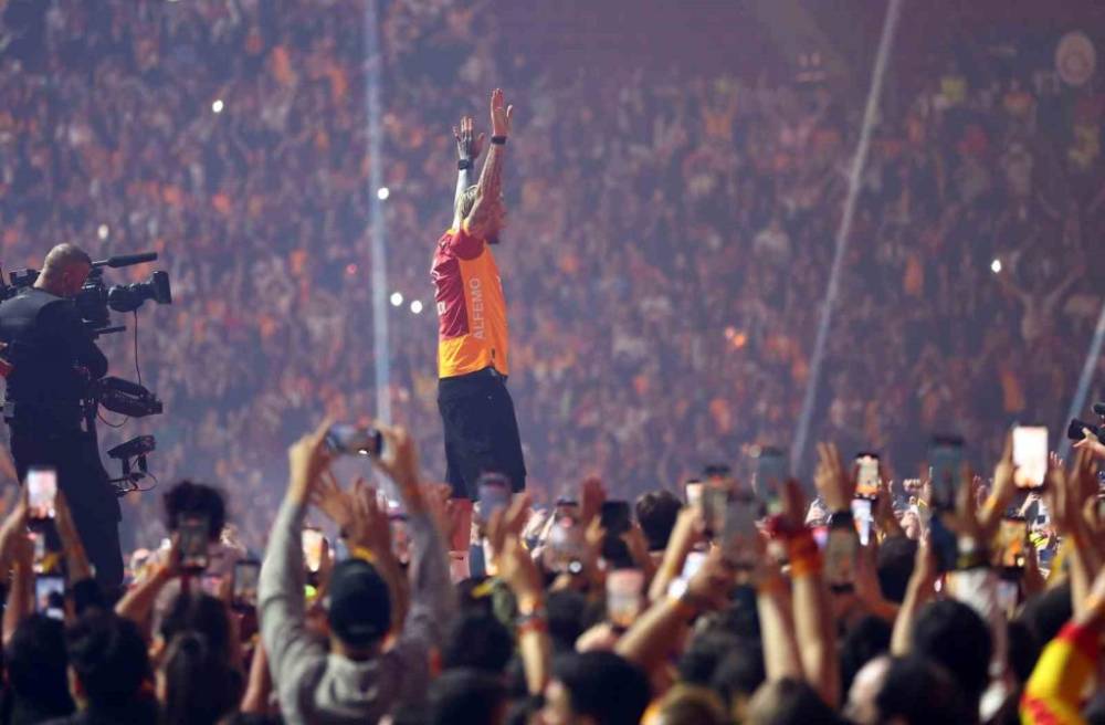 Galatasaray’dan Unutulmaz Kutlama! 19