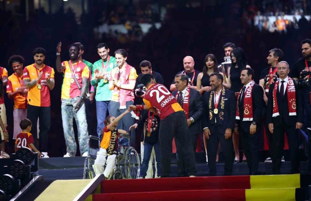 Galatasaray’dan Unutulmaz Kutlama! 21