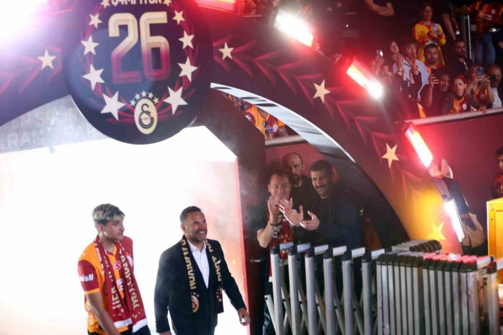Galatasaray’dan Unutulmaz Kutlama! 23