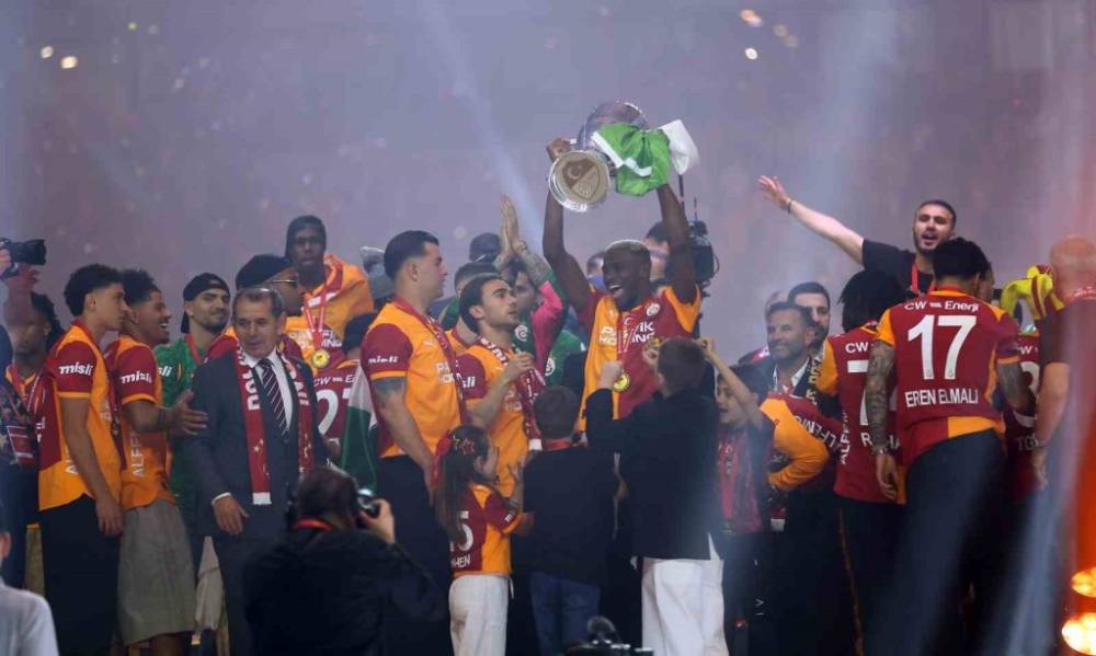 Galatasaray’dan Unutulmaz Kutlama! 27