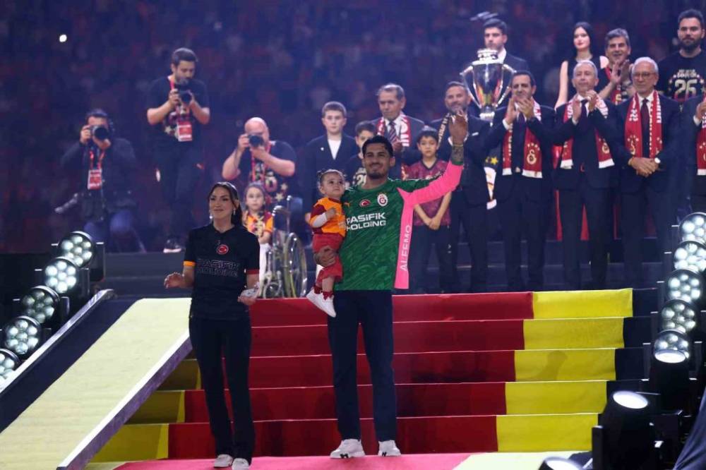 Galatasaray’dan Unutulmaz Kutlama! 5