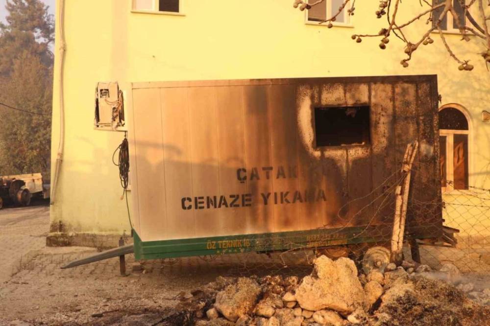 Orman Yangınlarıyla Mücadele Devam Ediyor! 15