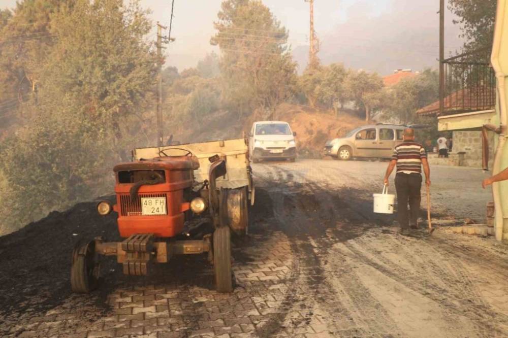 Orman Yangınlarıyla Mücadele Devam Ediyor! 17