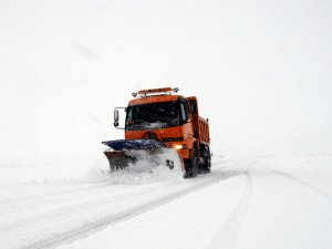 Bölgede Yüzlerce Köy Yolu Ulaşıma Kapandı