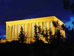 Anıtkabir’deki 63 Yıllık Bayrak Direği Yenilendi