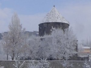 Kars Kalesi Eteklerinde Kızak Keyfi