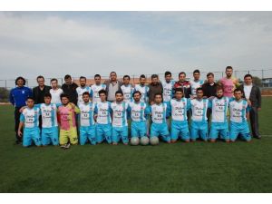 Didim 75 Gençlik’ten Üniversite Takımına Malzeme Desteği