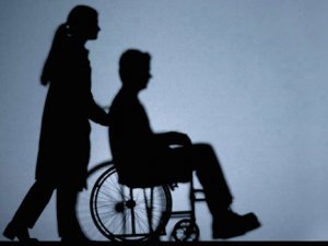 Bedensel Engelli Tahir’den, 80 Yaşındaki Hakkı Dede’ye Anlamlı Hediye