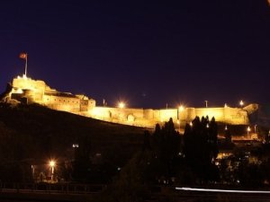 Tarihi Kars Kalesi’nin Işıklandırılması Başka Bahara Kaldı