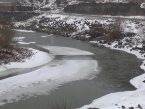 Kars Çayı Aşırı Soğuktan Dondu