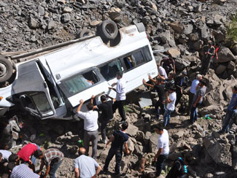 Şırnak Uluderede Askeri Araç DEVRİLDİ