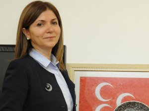 MHP'de Zuhal Topçu İstifa Etti