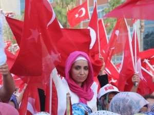 Adana’da Demokrasi Ve Şehitler Mitingi